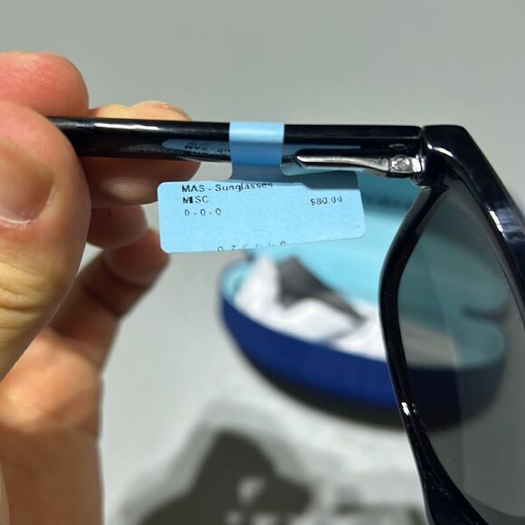 Valerie Spencer Sunglasses + Hard-case + Cloth - Picture 7 of 13